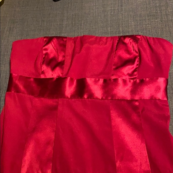 🔥 Hot Red Strapless Dress 🔥 - Picture 4 of 4